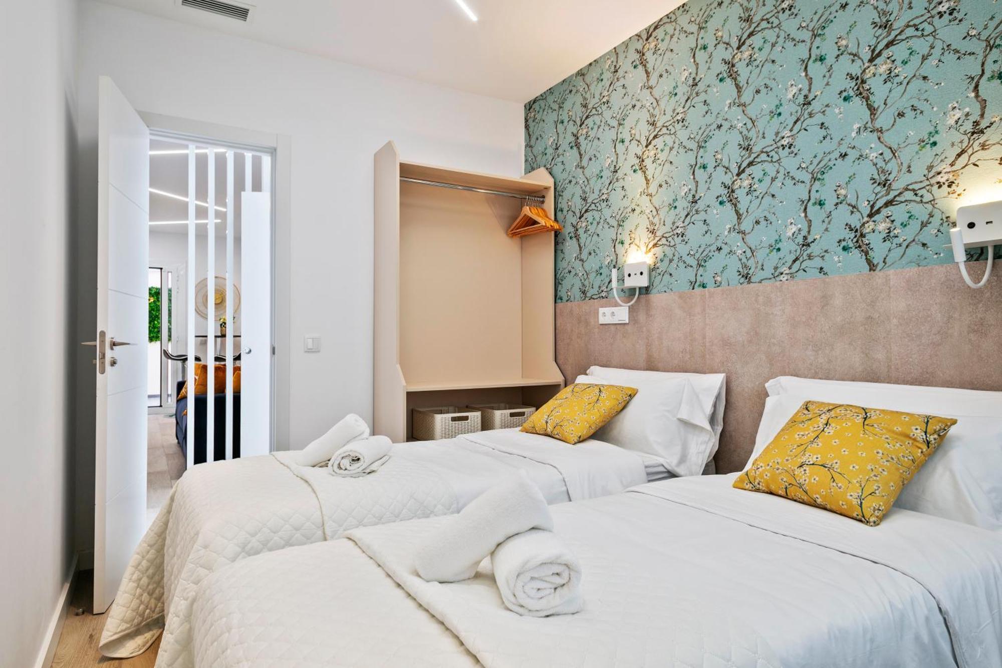 Boutique Plaza Catalonia Suites Cornella Cornella de Llobregat Exterior photo