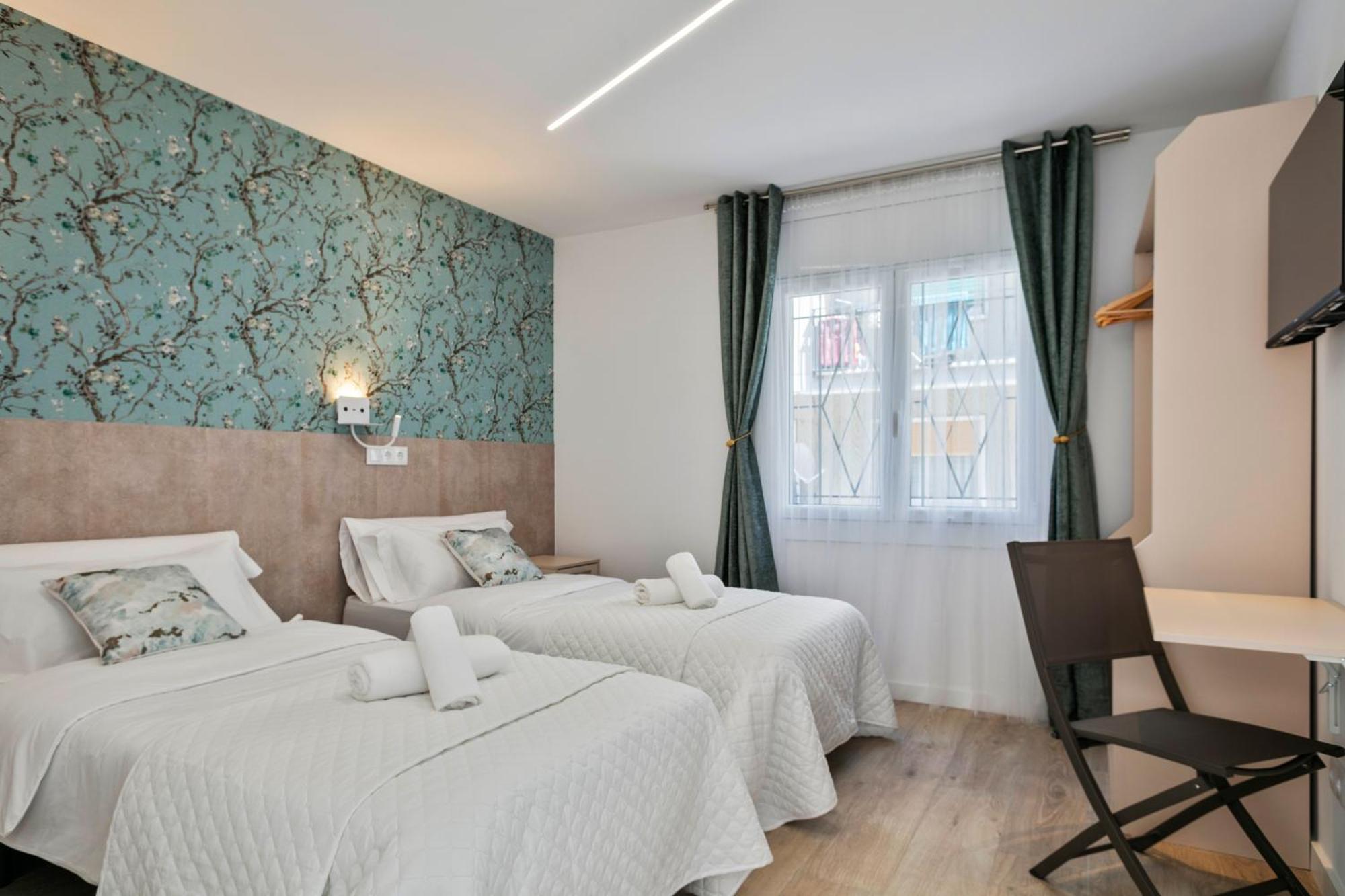 Boutique Plaza Catalonia Suites Cornella Cornella de Llobregat Exterior photo